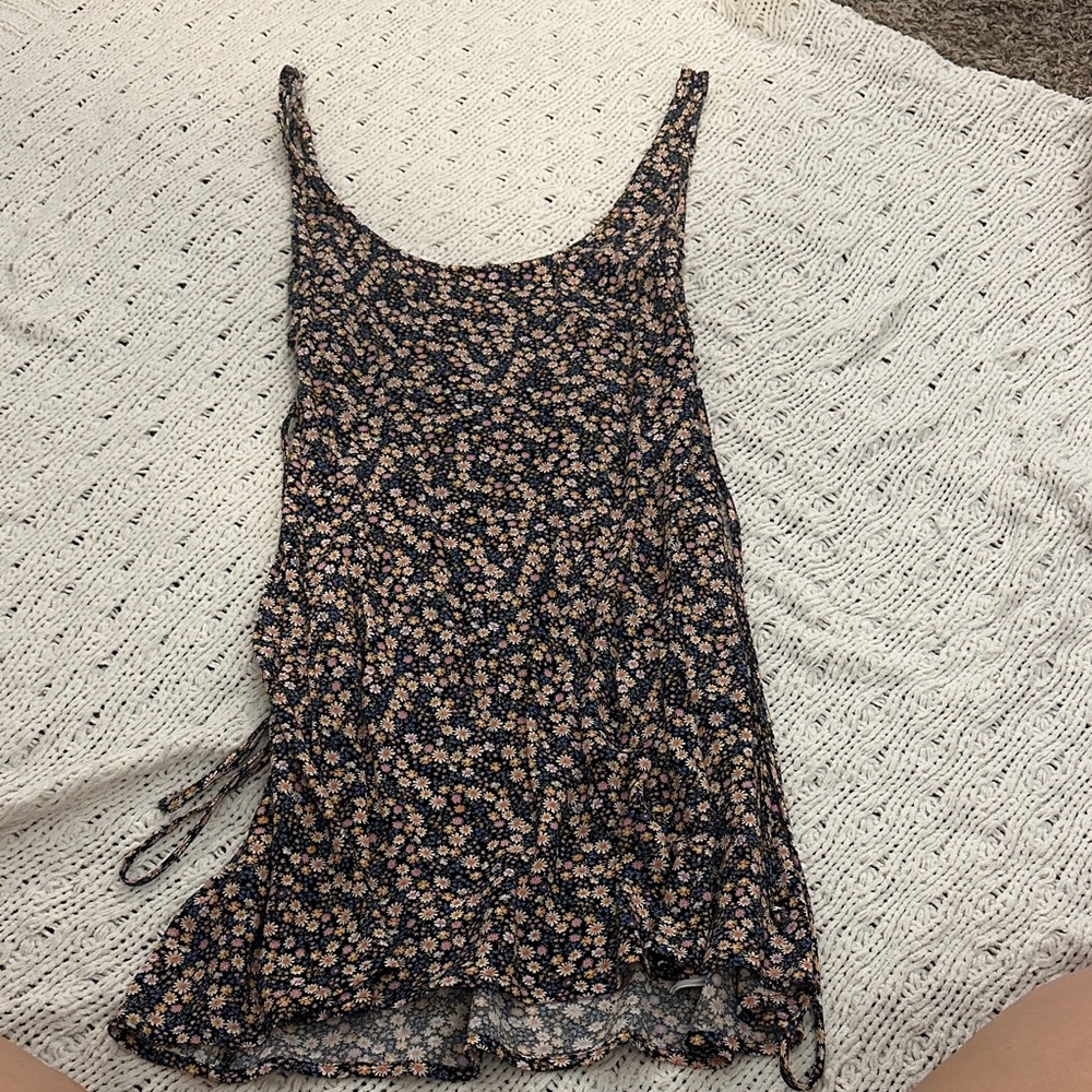 American Eagle Floral Black and Pink Women's Top